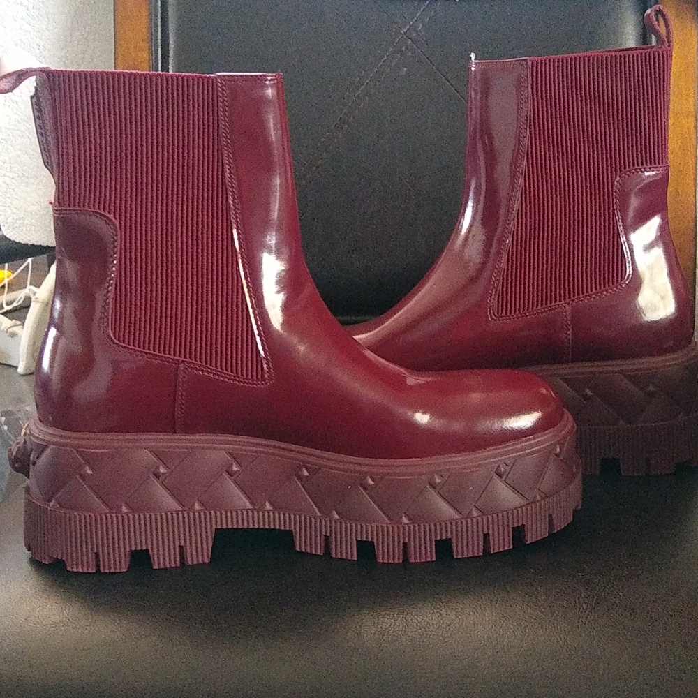 New Kurt Geiger Chelsea Boots